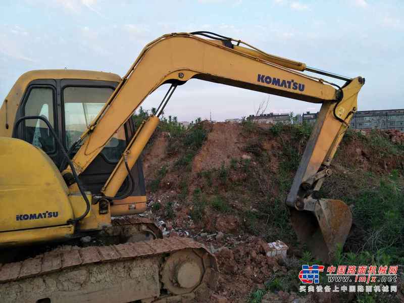 江西出售转让二手7800小时2010年小松PC60挖掘机