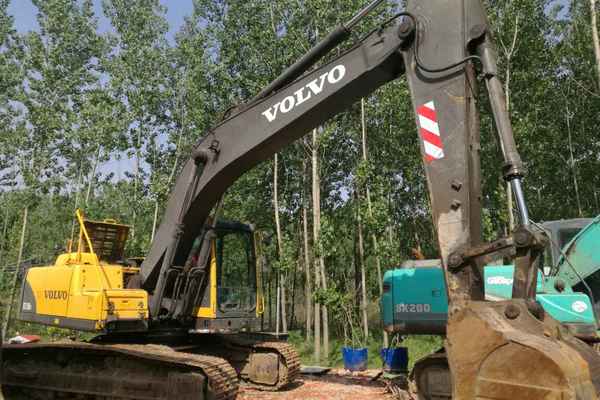安徽出售转让二手8700小时2010年沃尔沃EC210B挖掘机