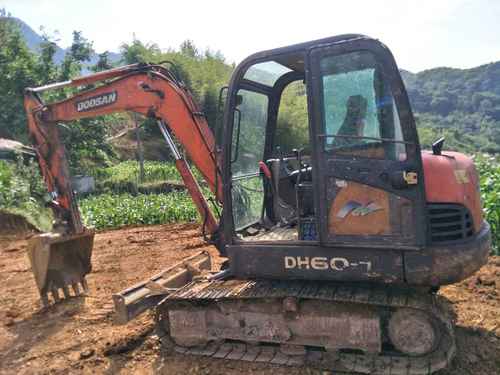 四川出售转让二手7000小时2010年斗山DH60挖掘机
