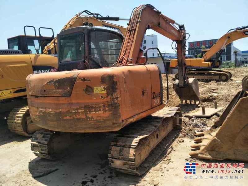 湖北出售转让二手10000小时2010年日立ZX70挖掘机