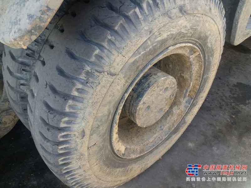 山西出售转让二手4500小时2013年现代轮挖R210W挖掘机