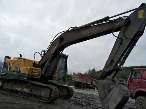 贵州出售转让二手8100小时2012年沃尔沃EC210B挖掘机
