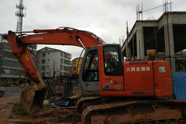 江西出售转让二手10000小时2005年日立EX225USR挖掘机