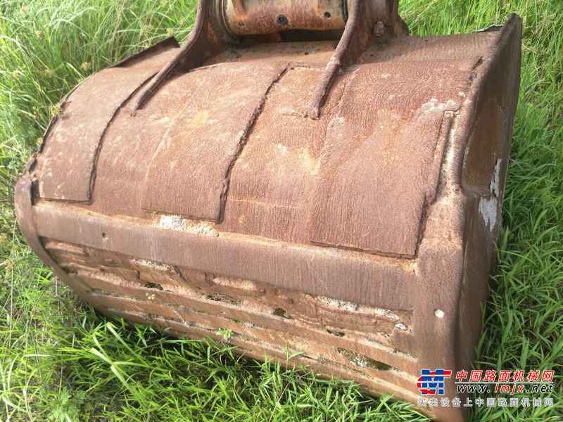 贵州出售转让二手9000小时2009年日立ZX240挖掘机
