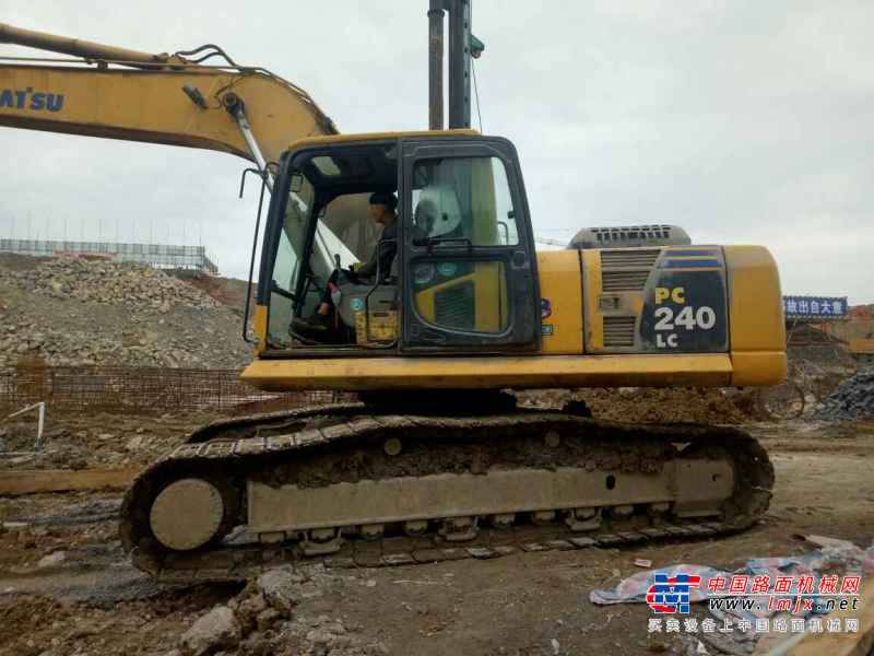 贵州出售转让二手12000小时2011年小松PC240挖掘机