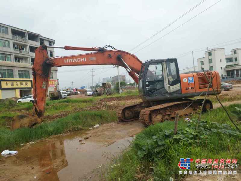 江西出售转让二手10000小时2008年日立ZX200挖掘机