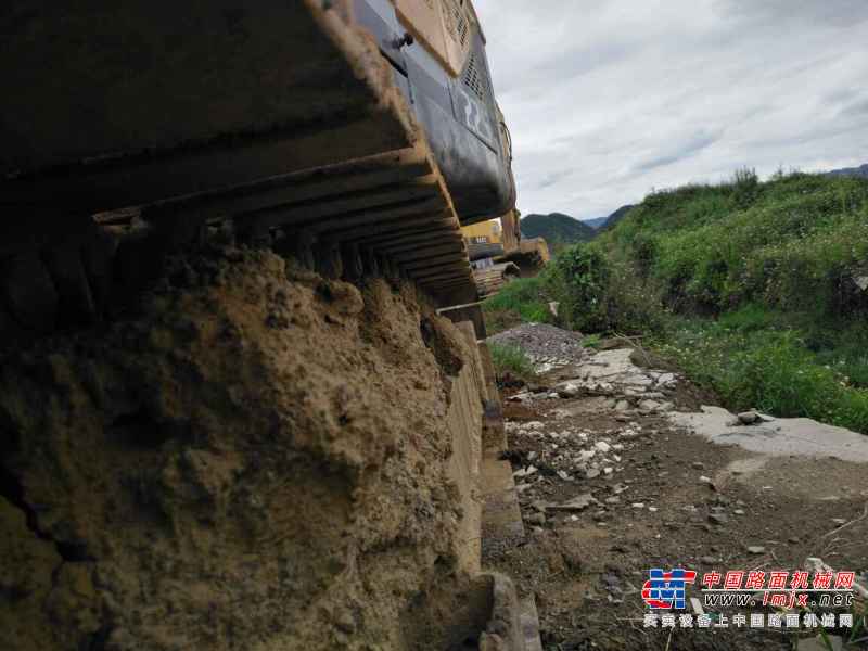 贵州出售转让二手16395小时2010年现代R225LC挖掘机