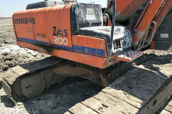河北出售转让二手21000小时2003年日立ZX200挖掘机