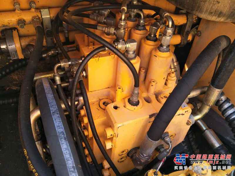 河南出售转让二手8000小时2011年现代R225LC挖掘机
