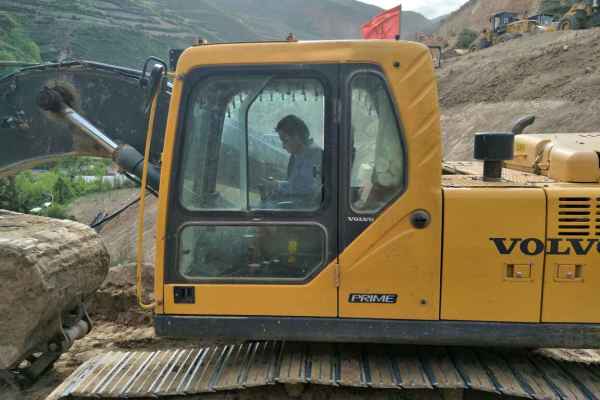 甘肃出售转让二手8800小时2012年沃尔沃EC240B挖掘机