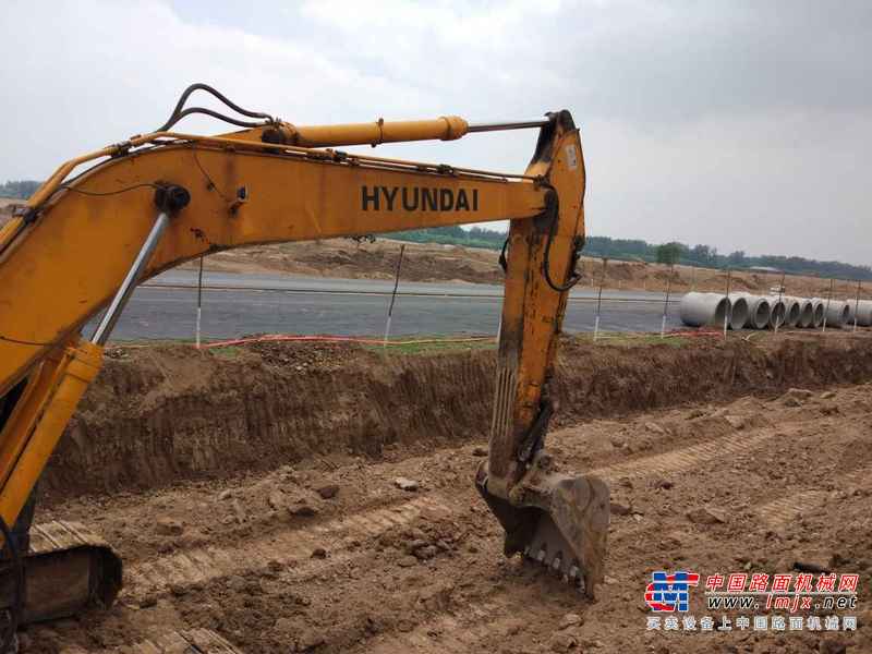 山东出售转让二手9600小时2007年现代R225LC挖掘机