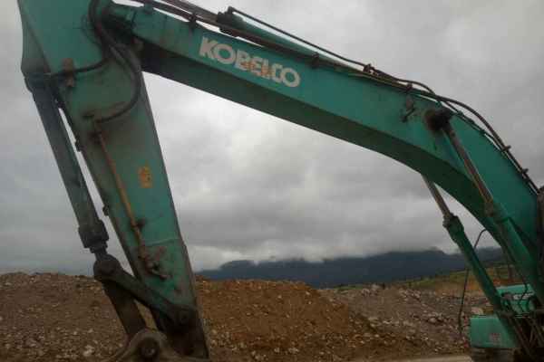 贵州出售转让二手14000小时2010年神钢SK210LC挖掘机