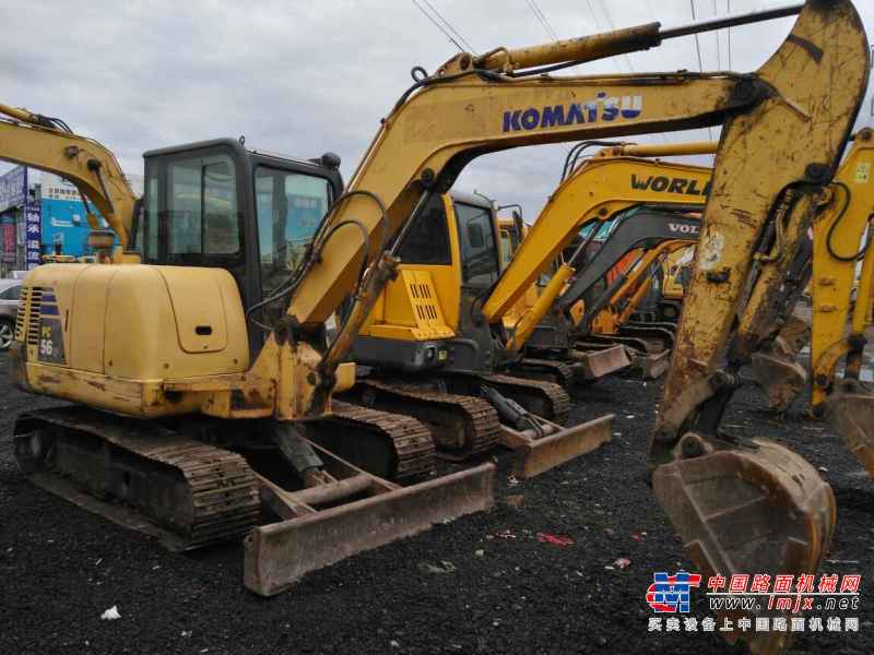 北京出售转让二手8000小时2010年小松PC56挖掘机