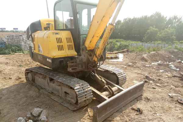 山东出售转让二手7000小时2010年现代R60挖掘机