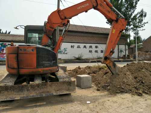 天津出售转让二手9800小时2008年日立ZX75UR挖掘机