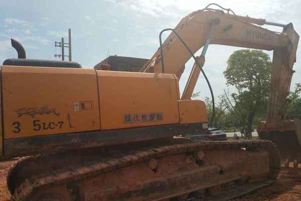江西出售转让二手6500小时2011年现代R335LC挖掘机
