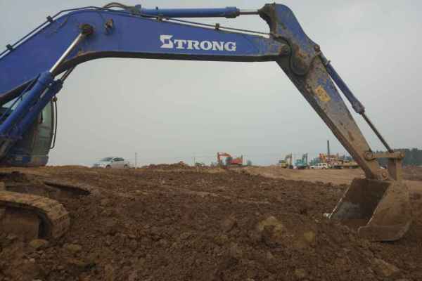 山东出售转让二手7000小时2011年山重建机GC218挖掘机