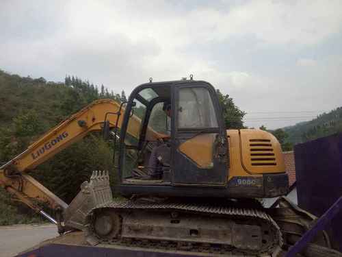 贵州出售转让二手7500小时2011年柳工CLG908C挖掘机
