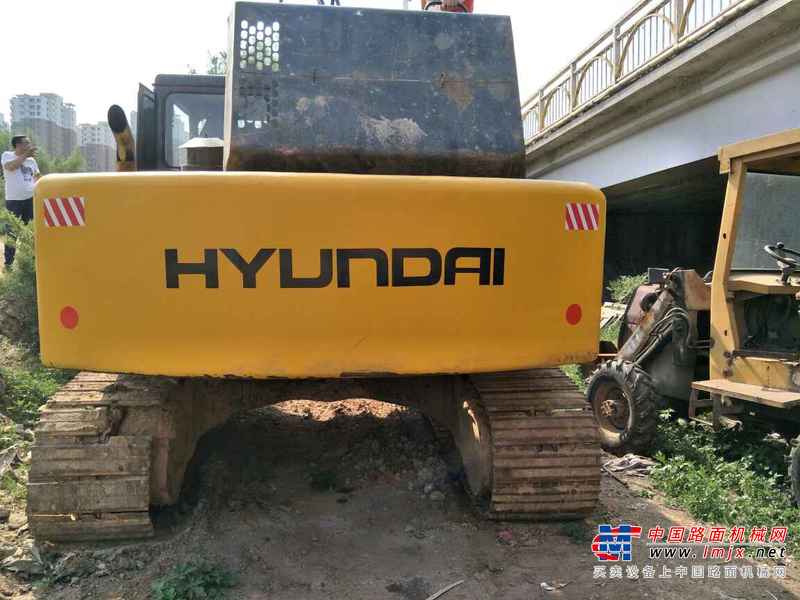 辽宁出售转让二手15000小时2003年现代R200LC挖掘机