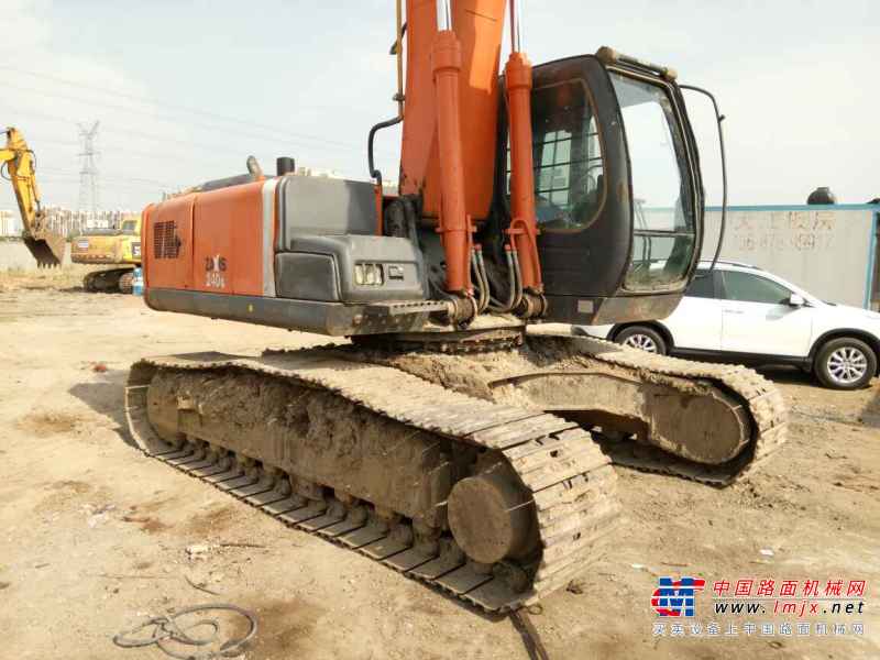 山东出售转让二手8000小时2011年日立ZX240挖掘机