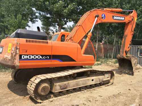 北京出售转让二手5840小时2011年斗山DH300挖掘机