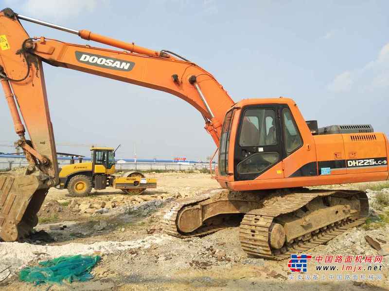 江苏出售转让二手10000小时2009年斗山DH225LC挖掘机