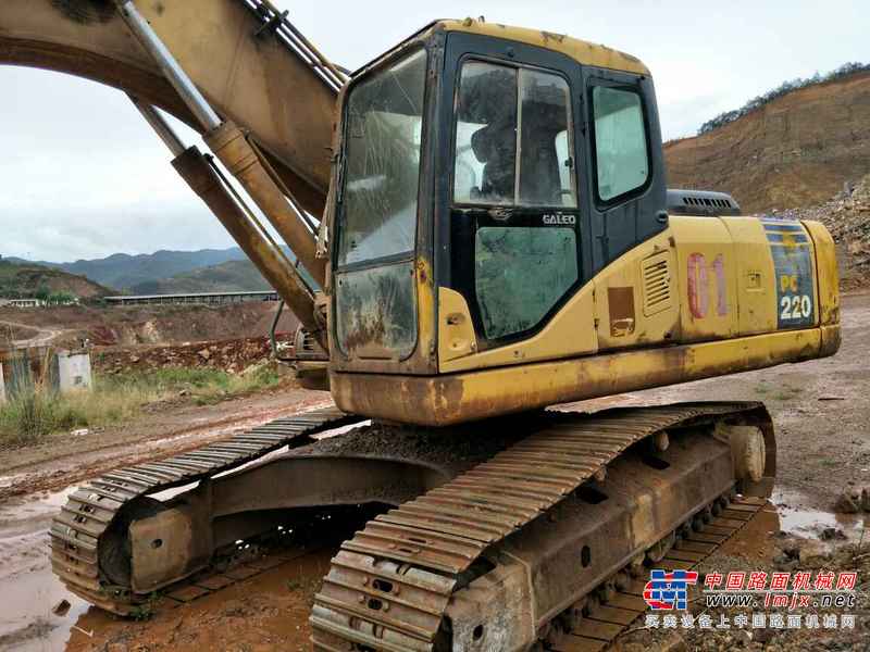 云南出售转让二手15721小时2006年小松PC220挖掘机