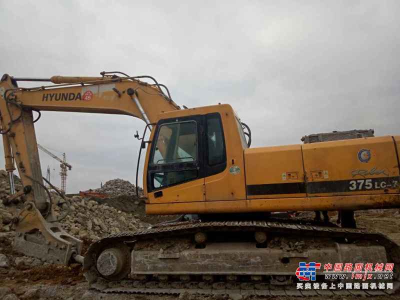 贵州出售转让二手11000小时2009年现代R375LC挖掘机