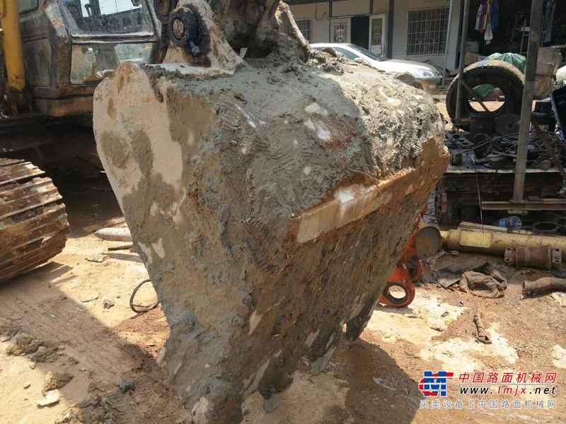 广东出售转让二手16800小时2003年住友S265F2挖掘机