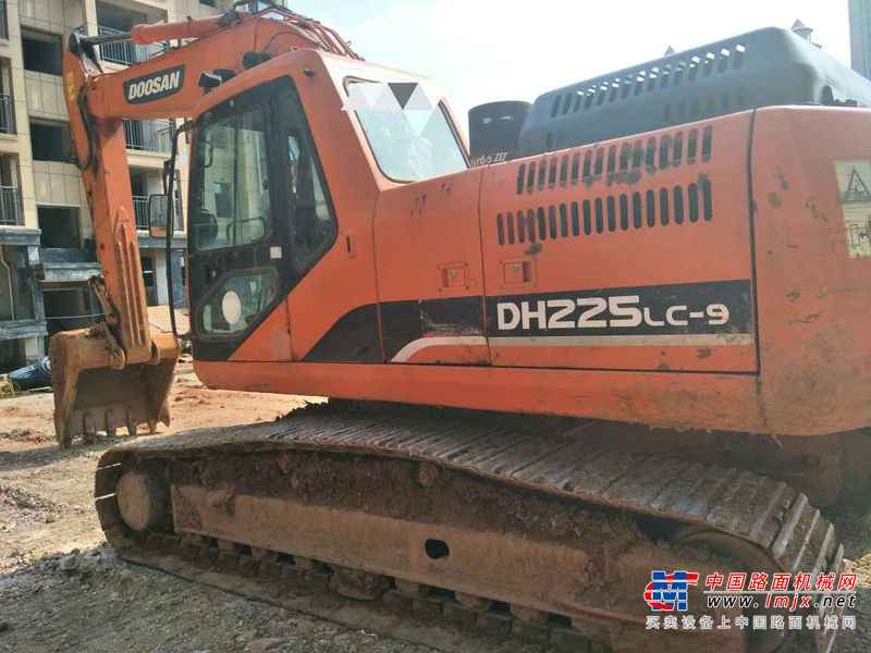 江西出售转让二手8000小时2011年斗山DH225LC挖掘机