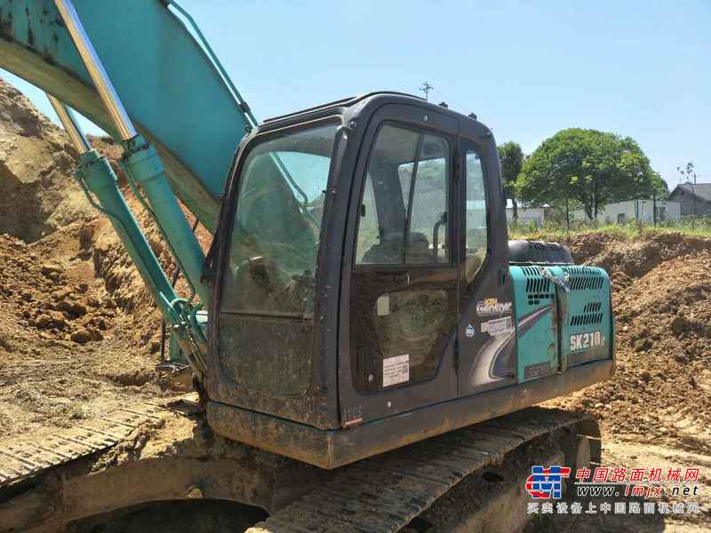 湖北出售转让二手6000小时2012年神钢SK210LC挖掘机