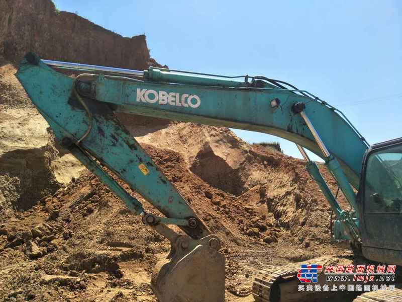 湖北出售转让二手6000小时2012年神钢SK210LC挖掘机