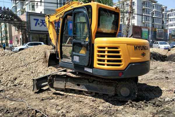 辽宁出售转让二手1237小时2016年现代R80G挖掘机