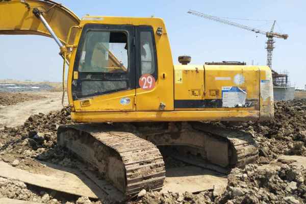 江苏出售转让二手20000小时2008年现代R215挖掘机