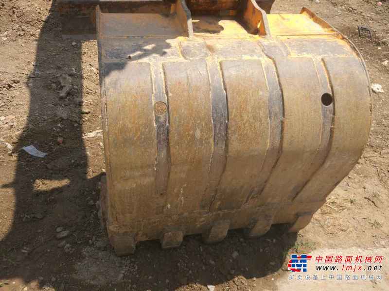 山东出售转让二手2000小时2015年龙工LG6090挖掘机