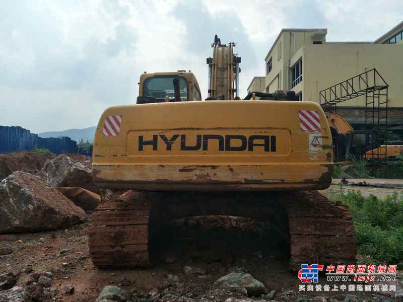 江西出售转让二手15000小时2005年现代R220LC挖掘机