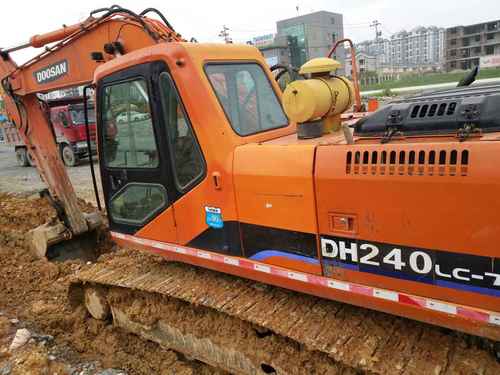 江西出售转让二手7000小时2010年斗山DH220LC挖掘机
