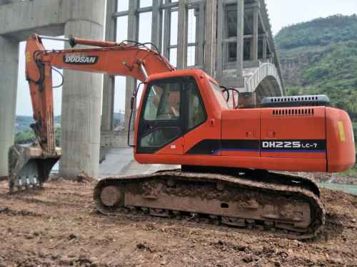 四川出售转让二手10000小时2010年斗山DH225LC挖掘机