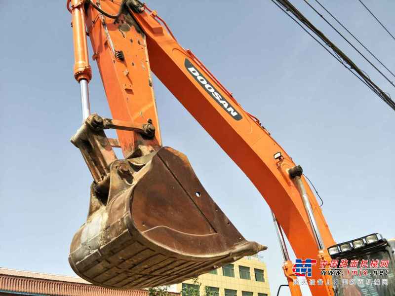 天津出售转让二手8700小时2010年斗山DX380LC挖掘机