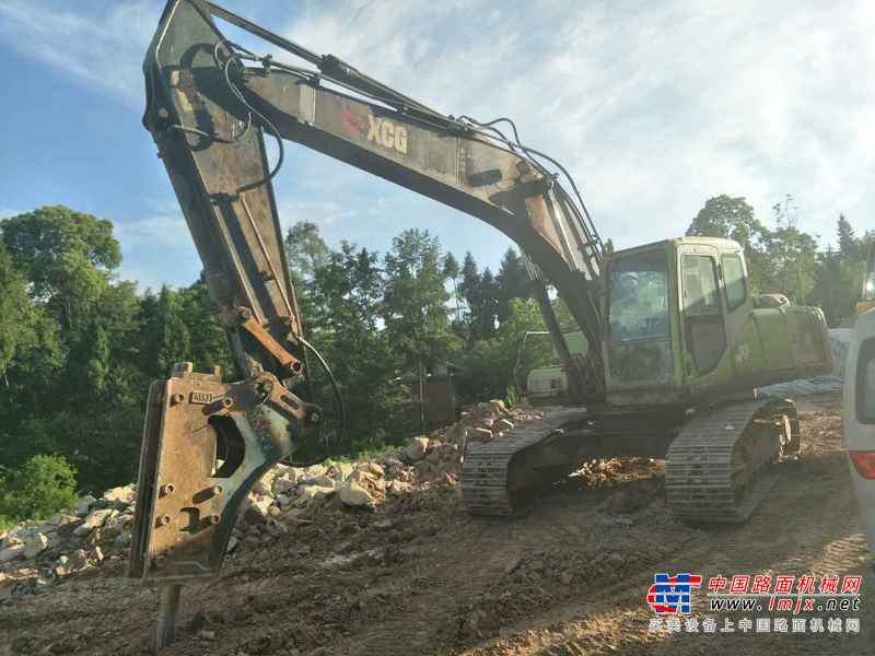 四川出售转让二手12000小时2010年徐挖XCG240LC挖掘机