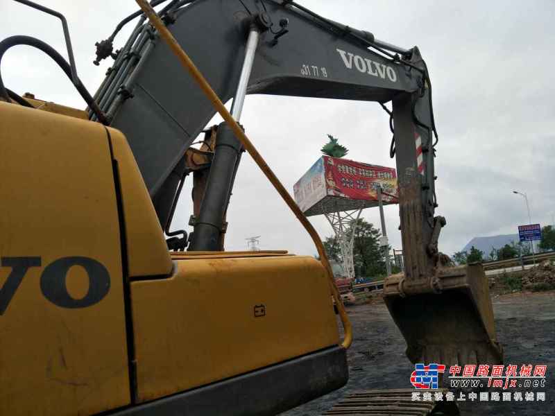 云南出售转让二手9853小时2005年沃尔沃EC210B挖掘机