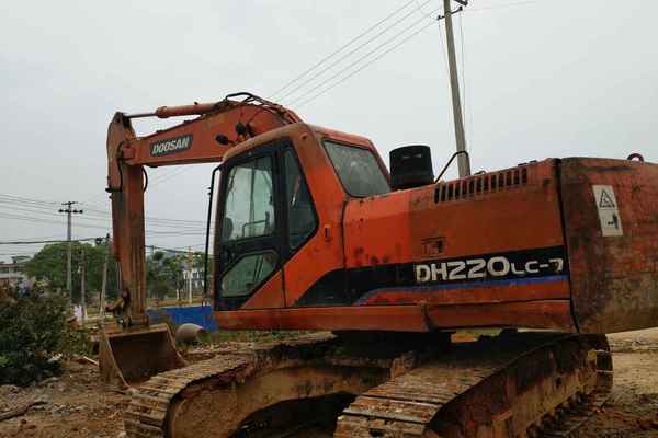 江西出售转让二手9000小时2009年斗山DH220LC挖掘机