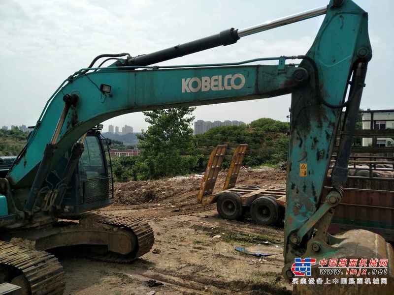 湖北出售转让二手6000小时2012年神钢SK270D挖掘机