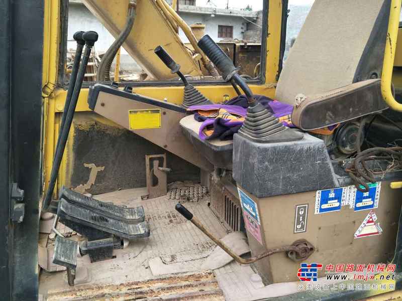 河南出售转让二手15000小时2003年卡特彼勒E70B挖掘机