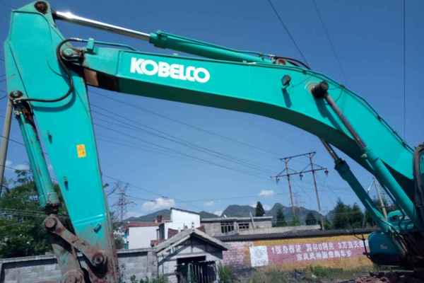贵州出售转让二手3500小时2015年神钢SK350LC挖掘机