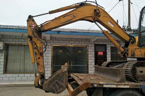 河南出售转让二手7000小时2009年福田雷沃FR65挖掘机