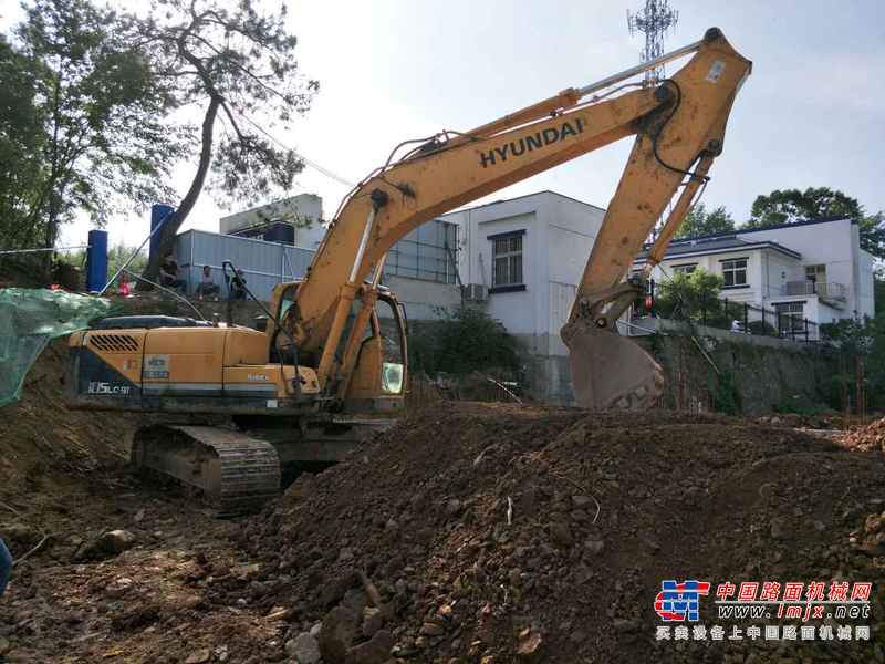 河南出售转让二手9600小时2011年现代R225LC挖掘机