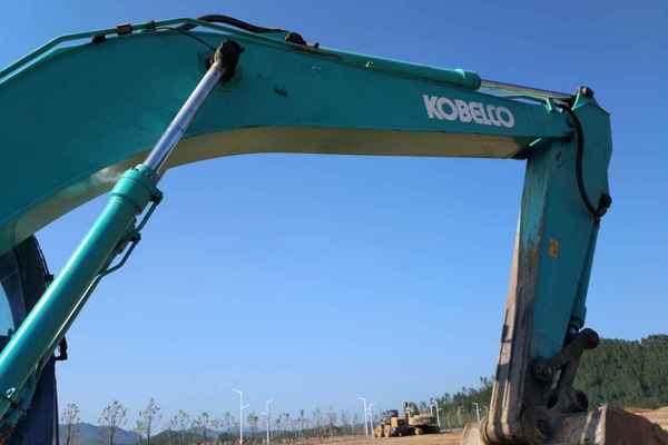 江西出售转让二手6500小时2011年神钢SK210LC挖掘机