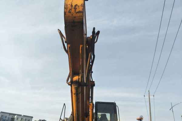 四川出售转让二手8300小时2011年福田雷沃FR240挖掘机
