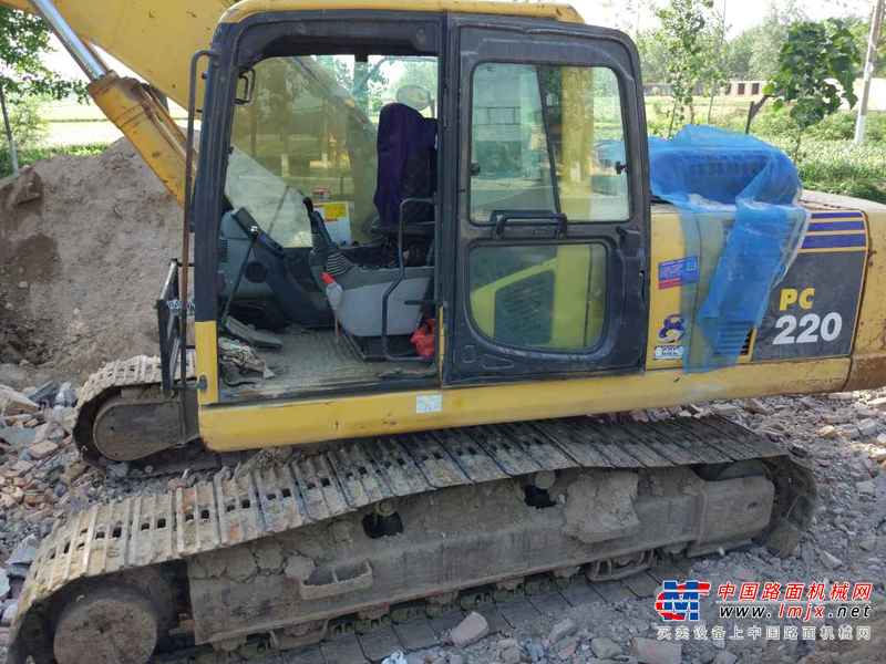 山东出售转让二手12000小时2011年小松PC220挖掘机
